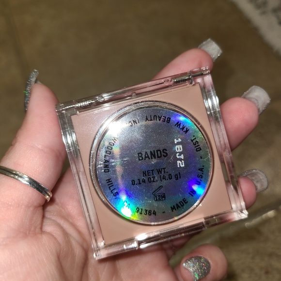 NEW KKW Beauty Flashing Lights Pressed Powder in Bands turquoise blue - Picture 6 of 16